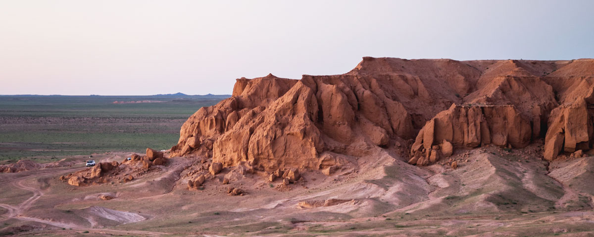 Gobi-PS1200 cliffs